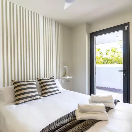 Genoveses Suites, 3 Hab, Garaje, Piscina, Solarium Y Wifi